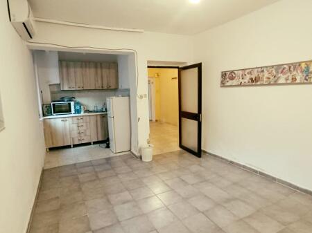 Apartament 1+1 për qira afër rrugës së Kosovarëve