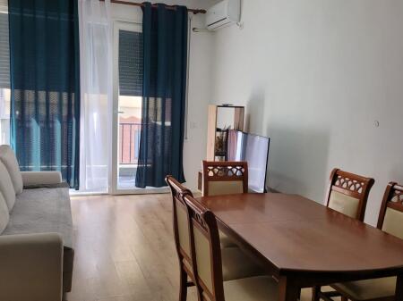Apartament për qira, Rruga 5 Maji!