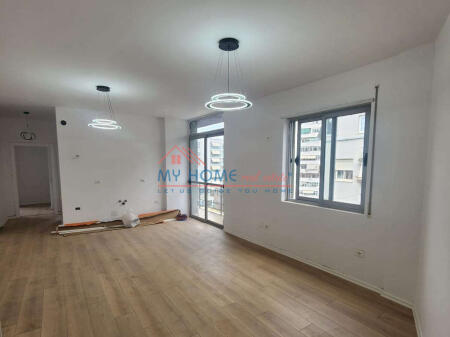 2+1 apartment for sale in Komuna e Parisit