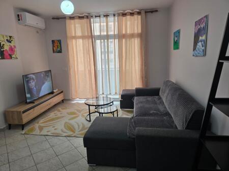 1+1 për qira në Komunën e Parisit