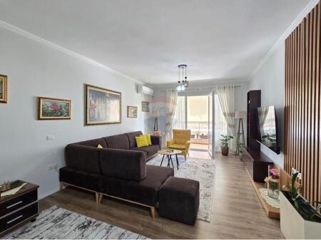 Apartament 2+1 për shitje në Fresk!