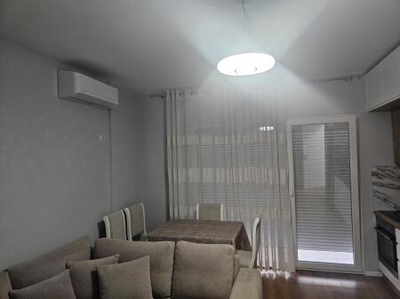 Super apartament 1+1 në Sauk (rrethrrotullimi) me parkim