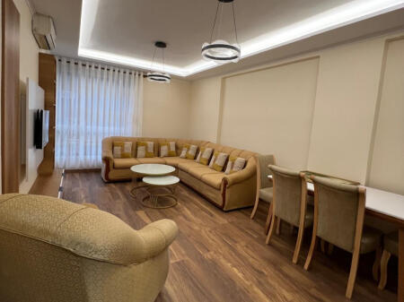 Pazari i Ri, Rr. Vllazën Huta is for rent 1+1 apartment!