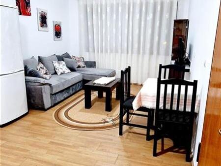 An apartment 2+1 is for rent on Bardhyl street.