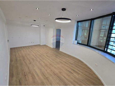 Apartament për shitje, 2+1 tek 21 Dhjetori!