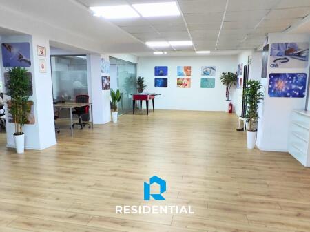 At Hotel Mondial, a space for a clinic is for sale at a bargain price!