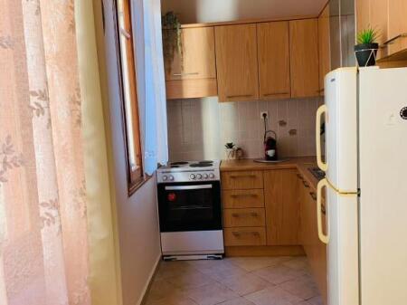 Apartment for Rent 1+1 at Pazari I Ri (ID B211351) Tirana.