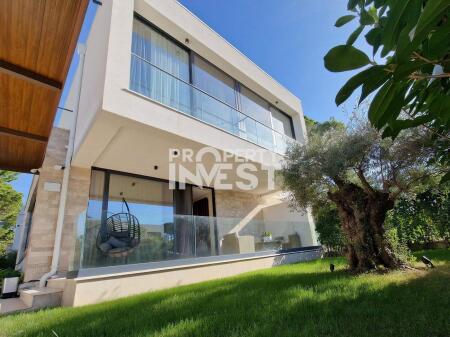 For sale a super villa attached to the San Pietro Residence, Lalezi Bay.