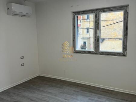 Qira, Ambient biznesi, Brryl, 550 Euro/muaj Neto