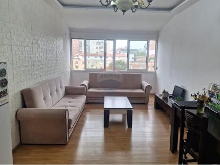 Apartament 2+1 për Qira Shkolla e Bashkuar, Tiranë