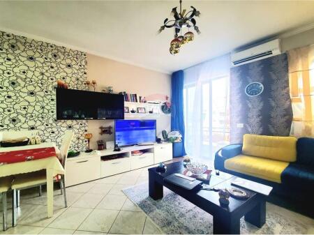 Apartament 1+1 me qira prane Liqenit te Tiranes