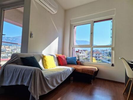 Apartament 2+1+2 tualete për qira në Ali Dem, kompleksi Mangalem.