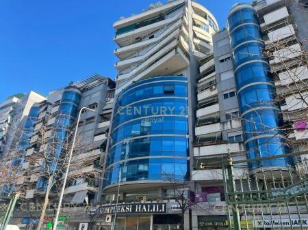 Commercial unit for sale on the ground floor of the Halili Complex