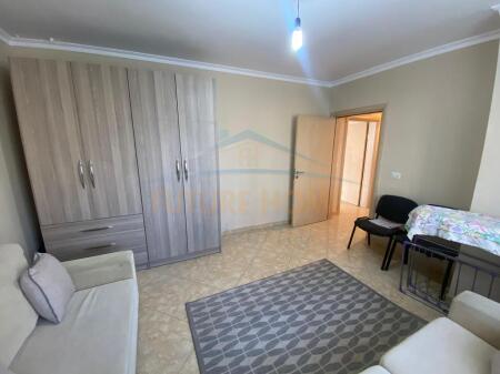 Shitet, Apartament 2+1, Rruga Bardhyl, Tiranë.