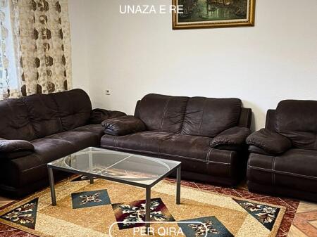 Qera 1+1, Unaza e Re / Astir