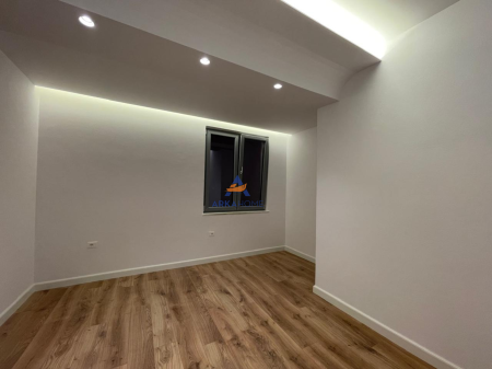 FOR SALE APARTMENT 2+1+2+BALCON "RRUGA E KAVAJES, NEAR GLOBE CENTER".
