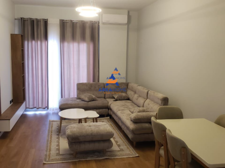 JEPET APARTAMENT ME QERA 1+1+BALLKON "UNAZA E RE ASTIR".