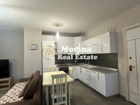 1+1 apartment with balcony, For Rent, Pazari I Ri