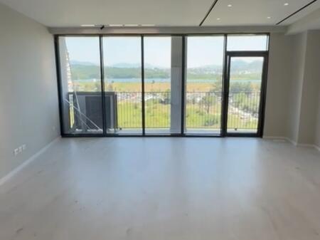 empty for offices in the prestigious complex "Lake view" on the street e. kosovareve