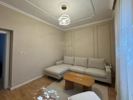 APARTAMENT 1+1 PER QIRA TEK AMBASADA AMERIKANE !!