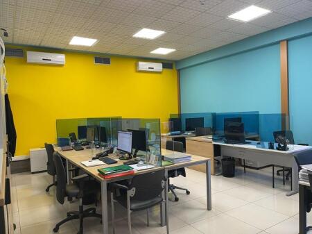 Commercial Space for Rent 263 m² - By the Road, near Willson Square