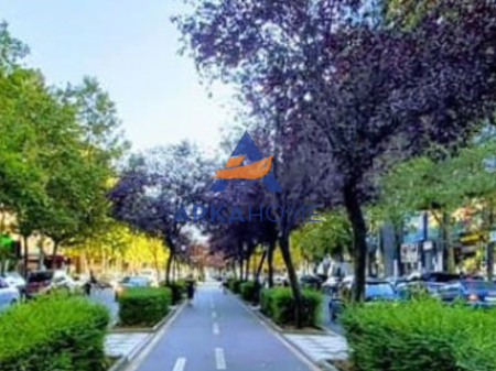 FOR RENT, IDEAL OFFICE, SUPERMARKET, ETC. "KAVAJES STREET" NEGOTIABLE.