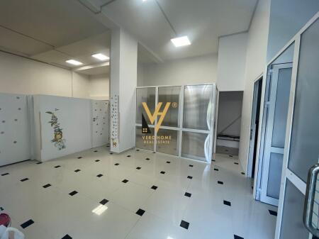 JEPET AMBIENT 100M2 ME QERA NE YZBERISHT