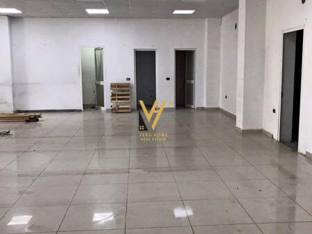 AMBIENT BIZNESI 220M2 ME QERA NE VAQARR