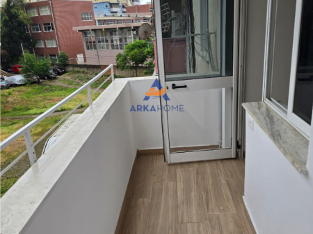 APARTAMENT ME QERA 1+1+BALLKON "PRANE SHKOLLES VACE ZELA, DON BOSKO".