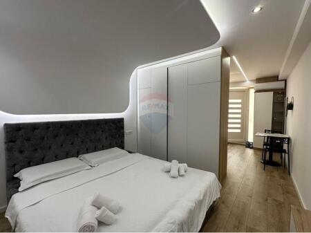 Studio Apartment, 21 December