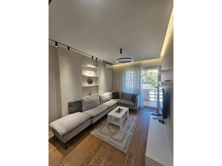 Jepet me Qira Apartament 1+1 pranë Ambasadës Amerikane, Rruga e Elbasanit