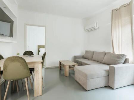 Apartament Me Qera 2+1 tek Farmacia 10 (ID B2201368) Tirane.