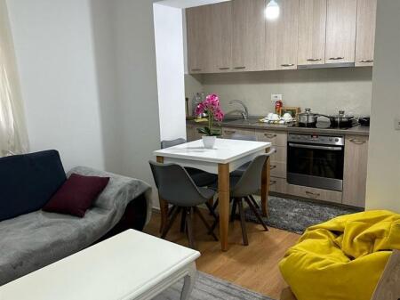 Apartament 3+1 me post parkimi në shitje në Brryli, Tiranë - 106 m²