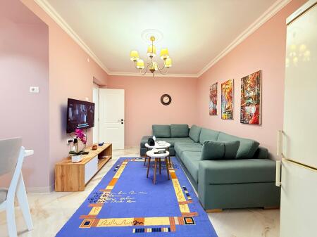 Jepet me Qira – Apartament 1+1 pranë Ambasadës Amerikane