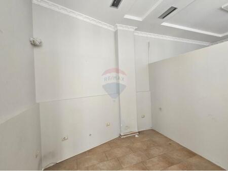 Space for rent at Air Albania!