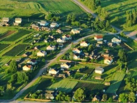 For sale Land and Building in Picalle!