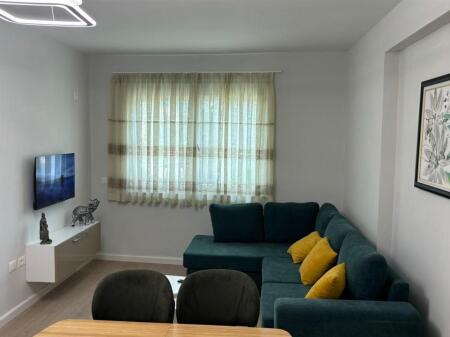 Apartament 1+1 me Qira – Rruga “5 Maji”, pranë Big Market