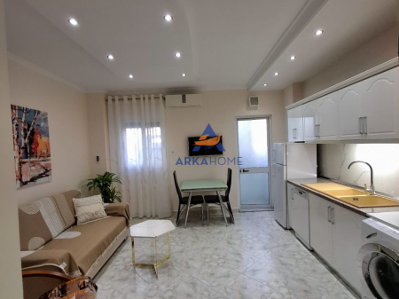 APARTAMENT 1+1 ME QERA PRANE KRISTAL CENTER.