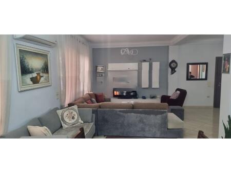 Apartament 2+1 me Qira – Zogu i Zi, Kati i 4-t, Vilë Private.