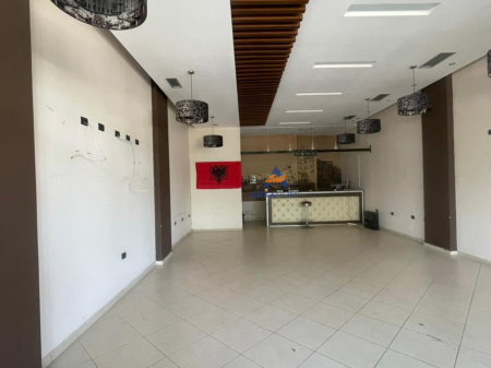 SHOP FOR RENT 70M2 "NEAR MISTO MAME STREET, YZBERISHT"