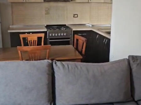 Një apartament 1+1 jepet me qera tek 21 Dhjetori.