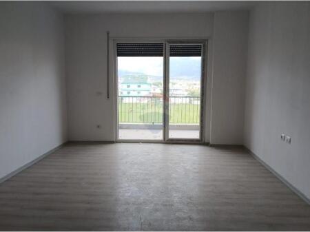 Apartament për shitje (2+1) Kamez