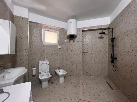 Rent, Apartment 2+1+2 “Blloku” – Tirana.