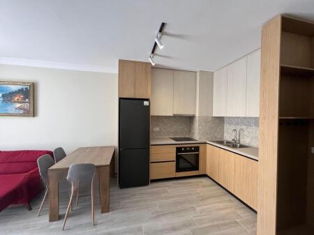 Apartament 1+1 për qira. 5 Maji