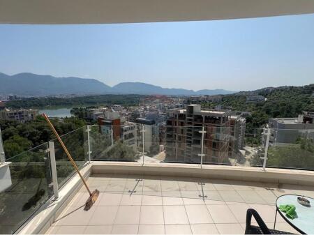 Apartament 2+1+2, Kopshti Botanik
