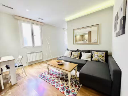 Apartament Me Qera 2+1 tek Komuna E Parisit (ID B2201370) Tirane.