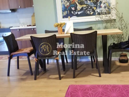 Qera! Shtepi private + 3000 m2 toke e rrethuar, Fshati Picalle