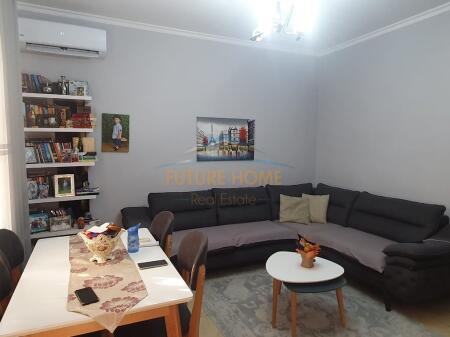 Qera, Shtëpi private, Shkolla e Kuqe, Tiranë.