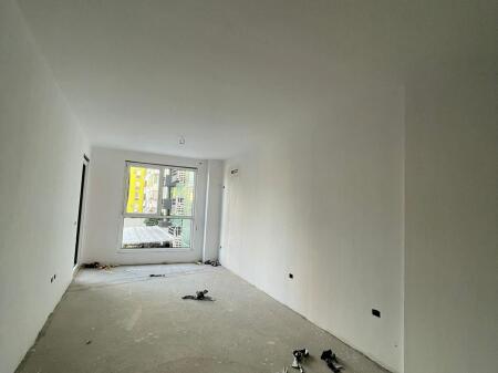 Treni për Shitje Apartament 1+1