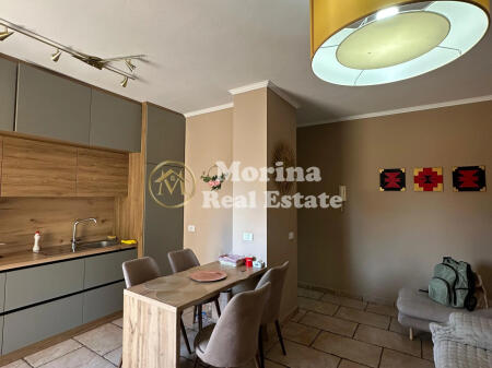 Apartament 2+1+3 ballkon, Me Qera, Pazari I Ri.